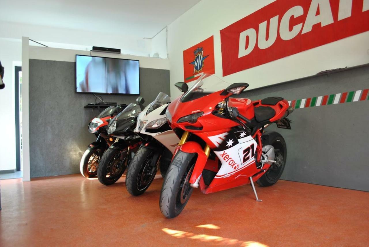 Bed and Breakfast Italian Piston House Sport Moto Rent Millesimo Zewnętrze zdjęcie